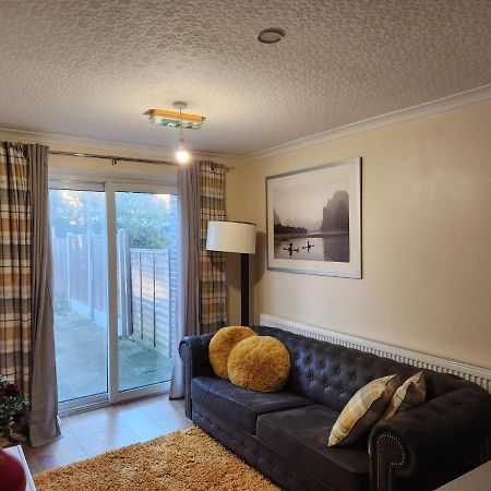 Crane Home In Dagenham With Free Wi Fi Dış mekan fotoğraf