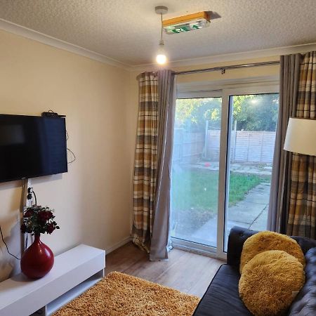 Crane Home In Dagenham With Free Wi Fi Dış mekan fotoğraf