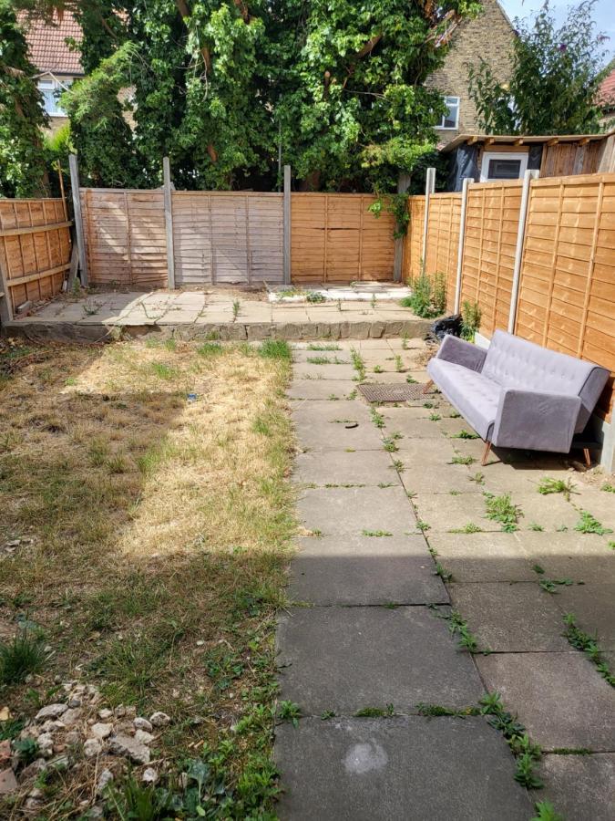 Crane Home In Dagenham With Free Wi Fi Dış mekan fotoğraf