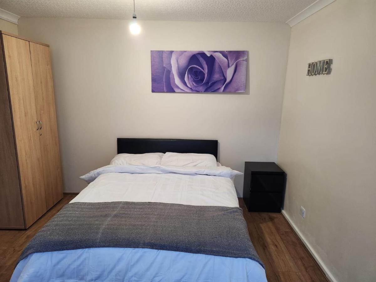 Crane Home In Dagenham With Free Wi Fi Dış mekan fotoğraf
