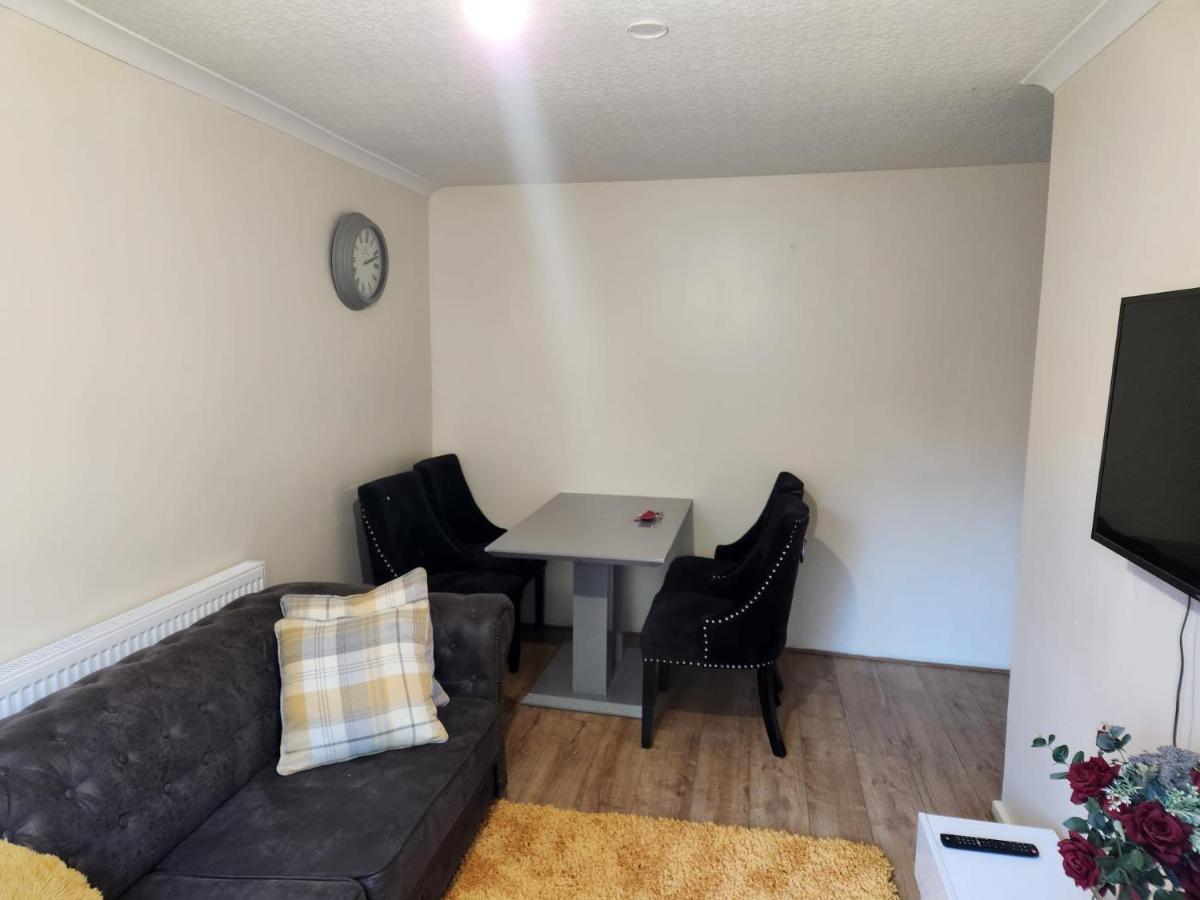 Crane Home In Dagenham With Free Wi Fi Dış mekan fotoğraf